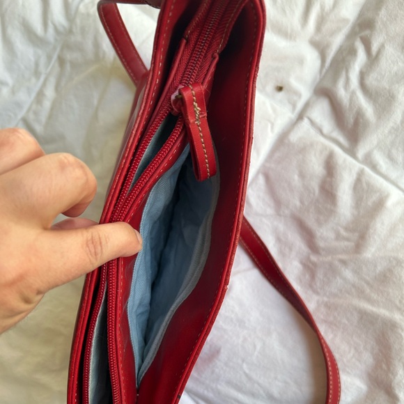 Classic Red Shoulder Bag - Picture 9 of 10